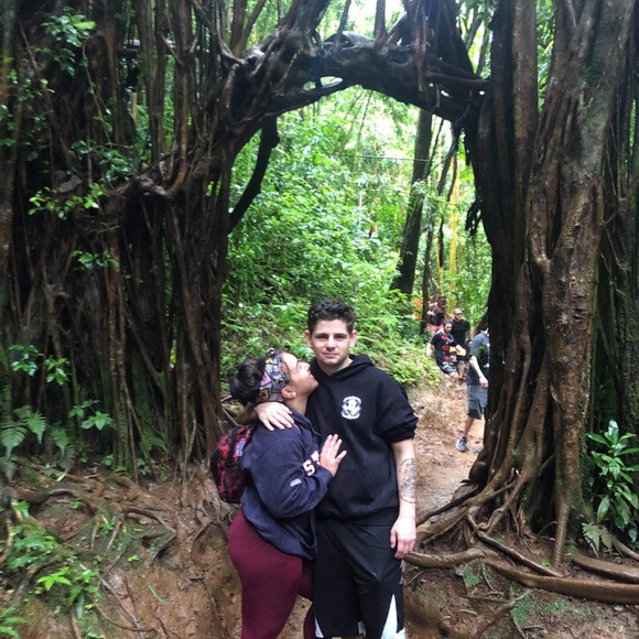 Meet your Posher, Yanna - Picture 1 of 1